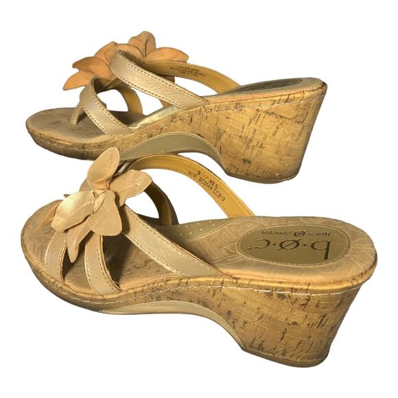 B.O.C. Born Concepts Women's Vivienne Champagne Flower Wedge Sandal 9 - Picture 5 of 10